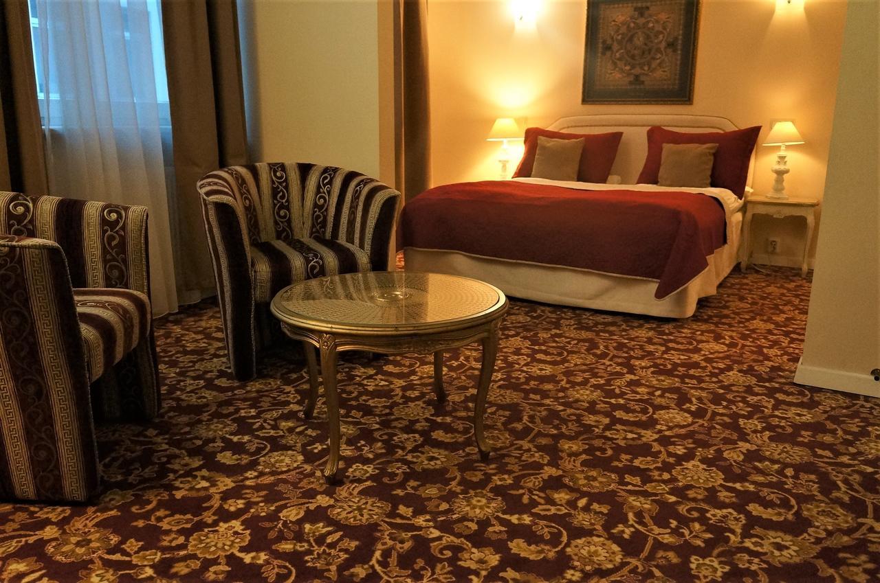 Hotel Radharane Каунас Екстериор снимка