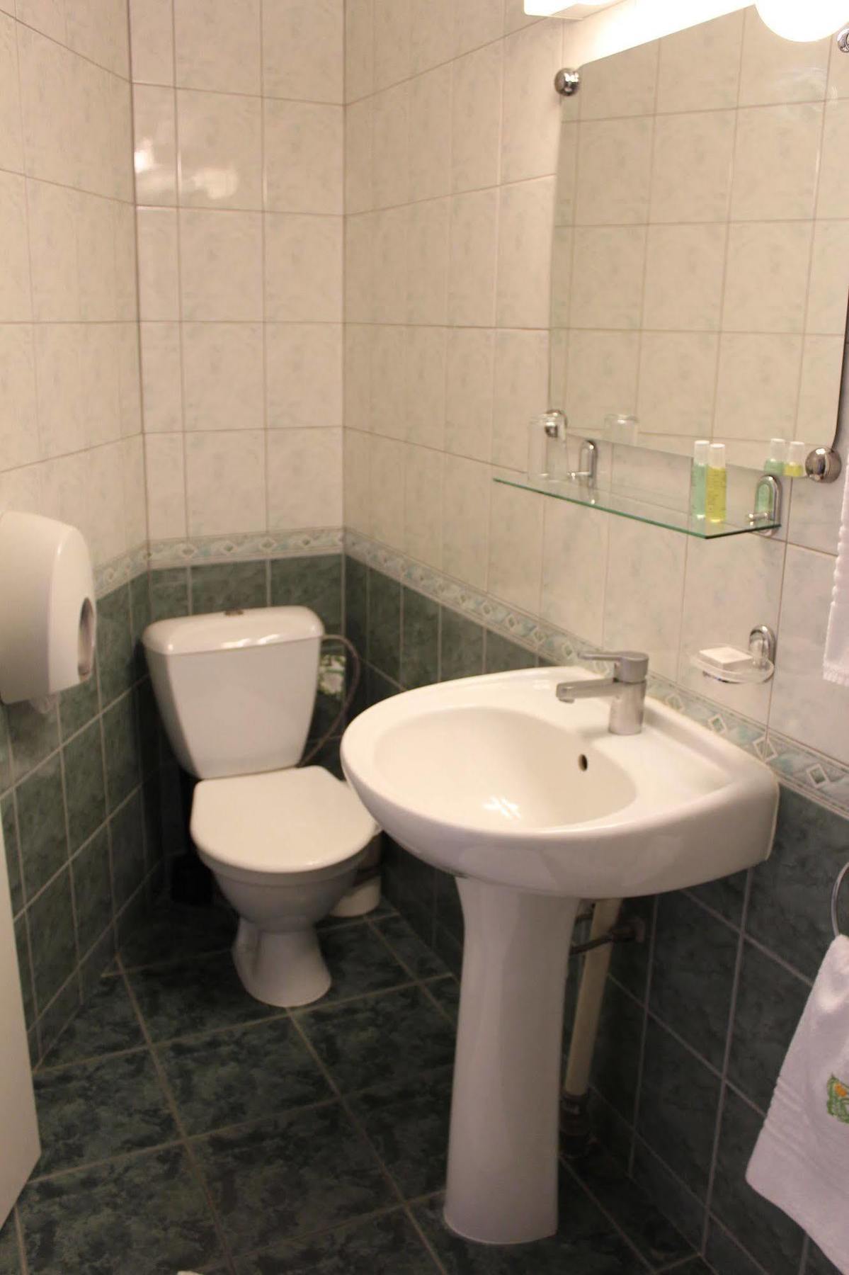 Hotel Radharane Каунас Екстериор снимка