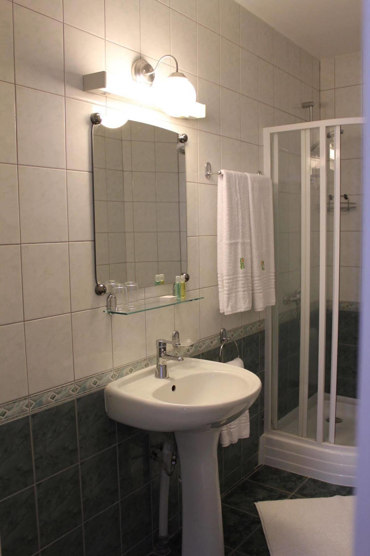 Hotel Radharane Каунас Екстериор снимка