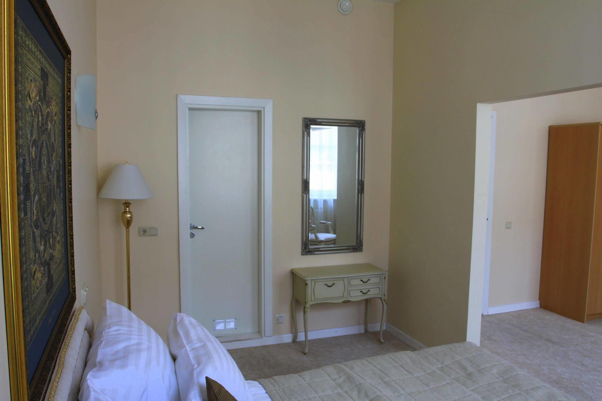 Hotel Radharane Каунас Екстериор снимка