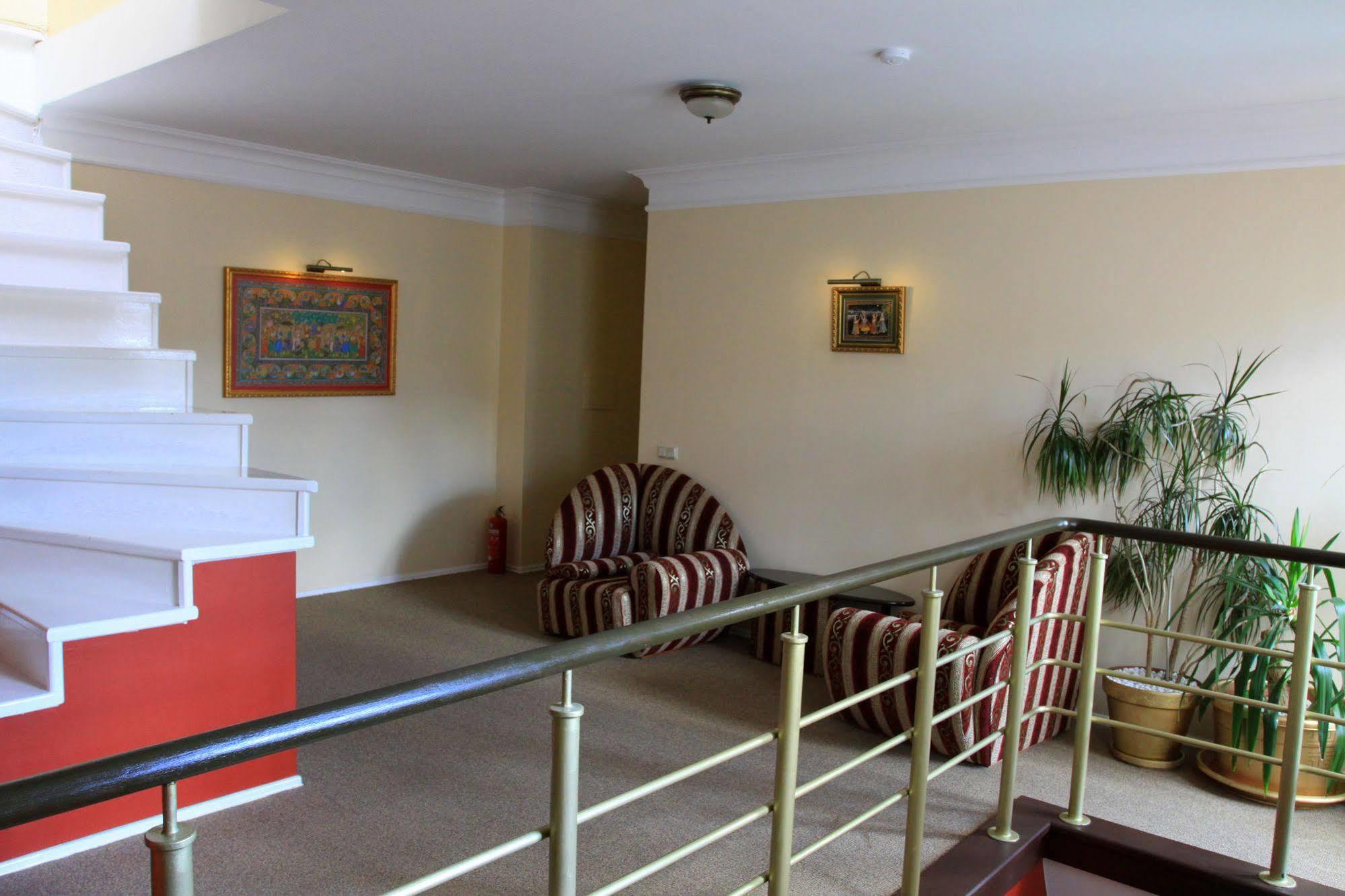Hotel Radharane Каунас Екстериор снимка
